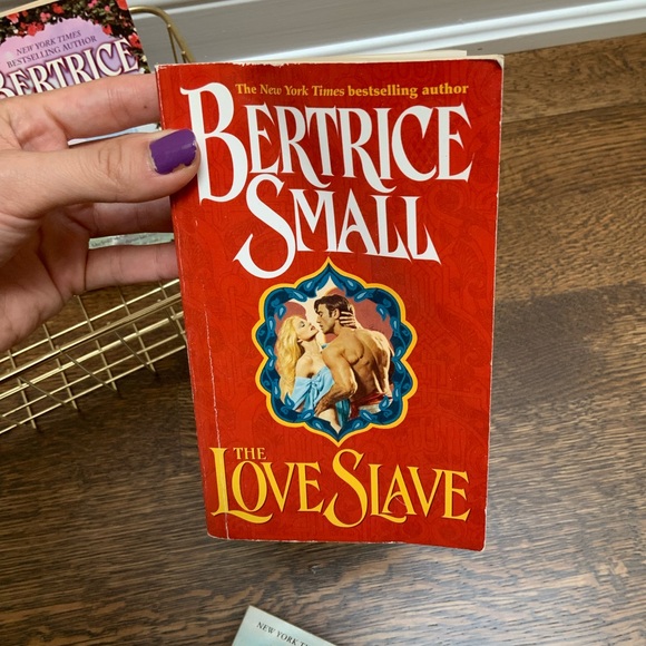 Vintage 90’S/2000’S Edition BEATRICE SMALL Soft Cover Novels X 3 LOT Books Adult - Picture 8 of 11